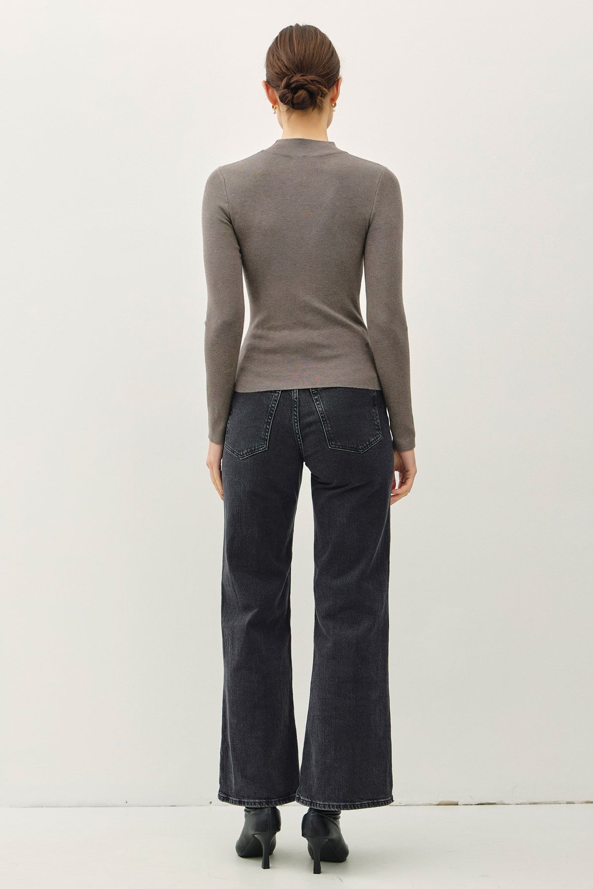 NYLAND Elora Basic RIbbed Mockneck Sweater