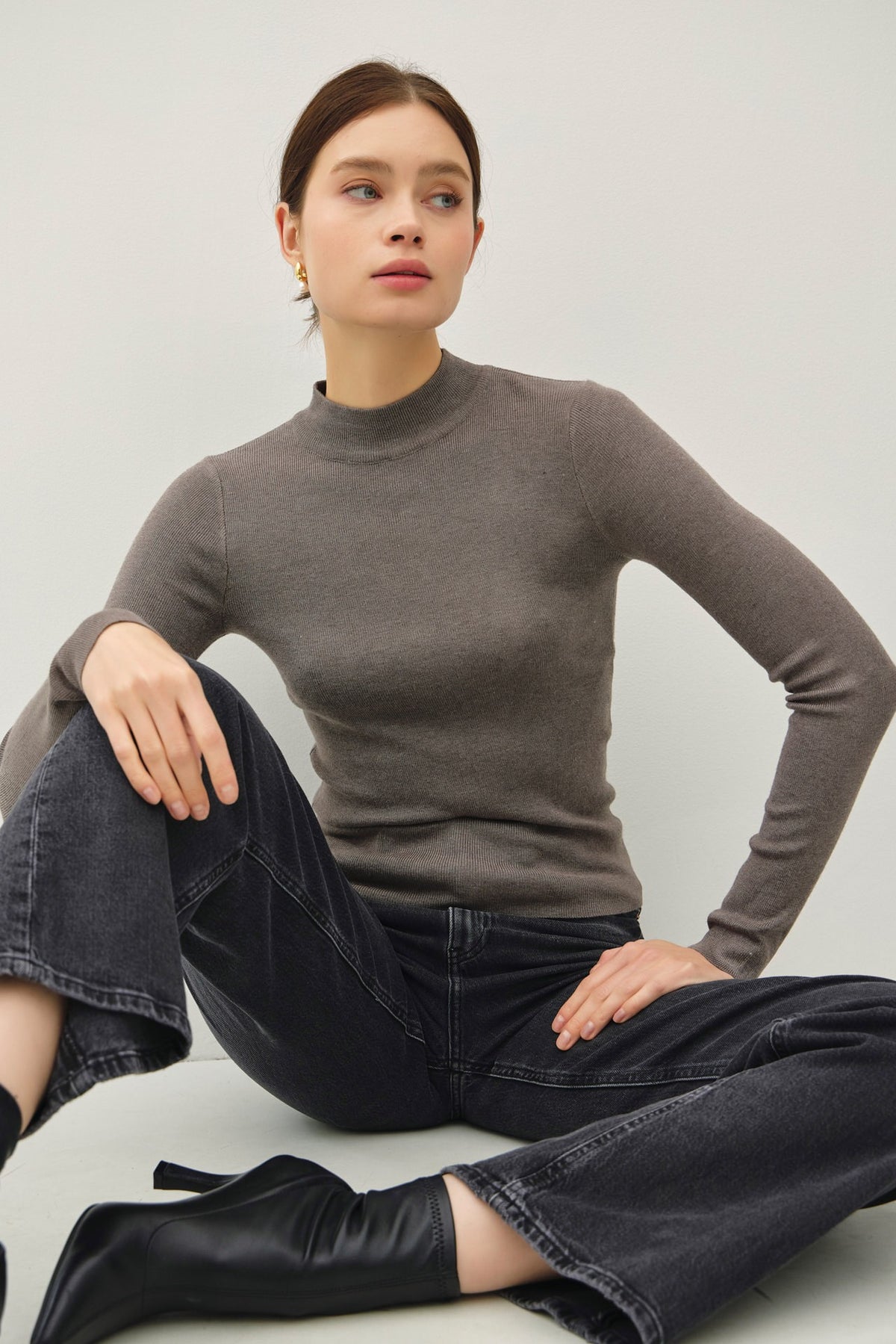 NYLAND Elora Basic RIbbed Mockneck Sweater