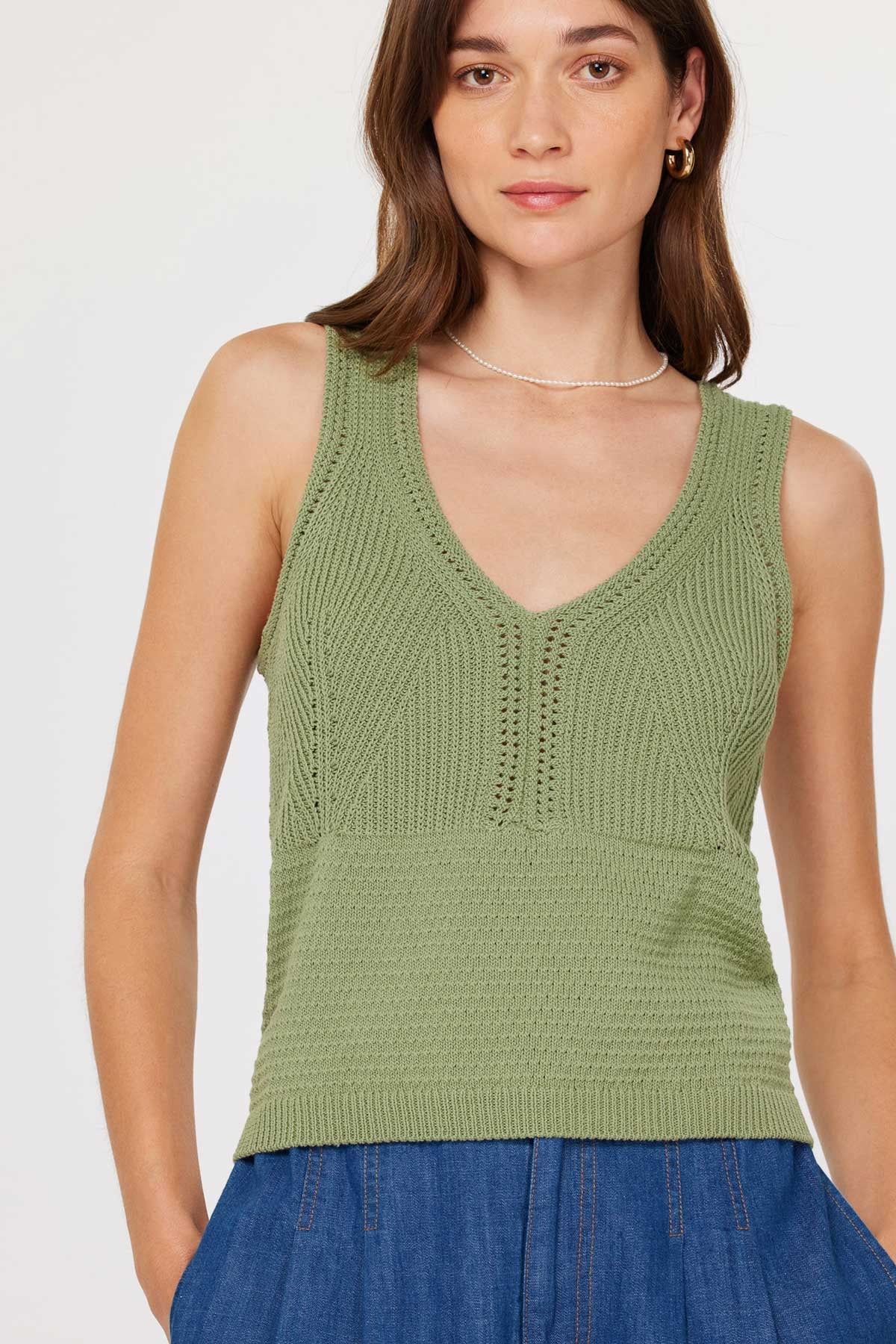 Gild Aveline V-Neck Tank Top Sweater Sage