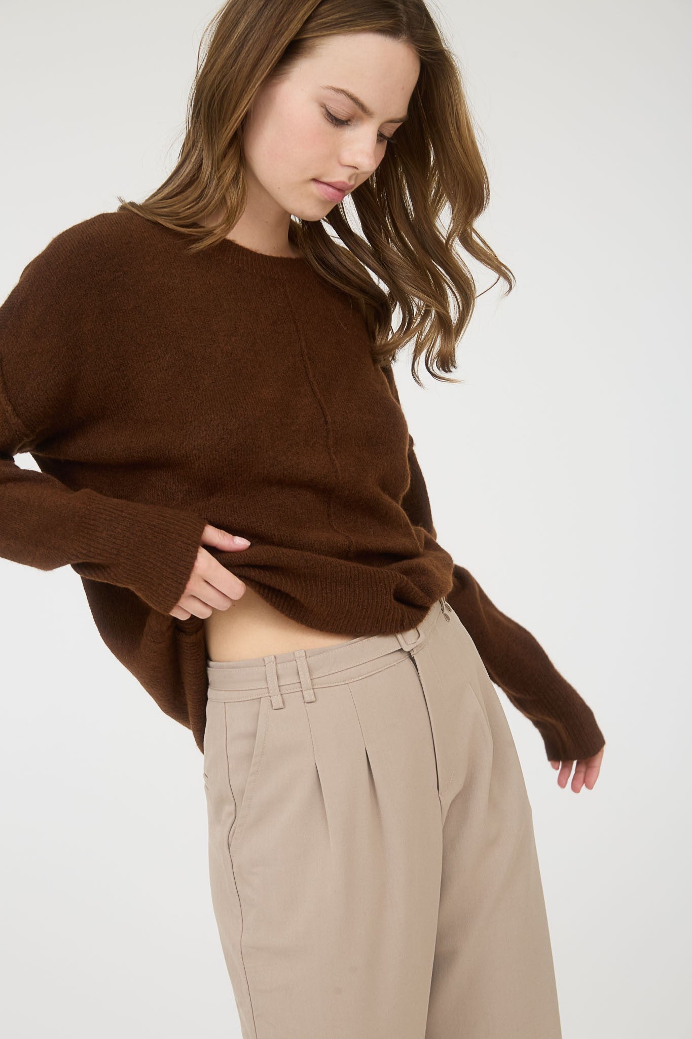 NYLAND Lilietta Solid Crewneck Front Seam Knit Sweater Brown
