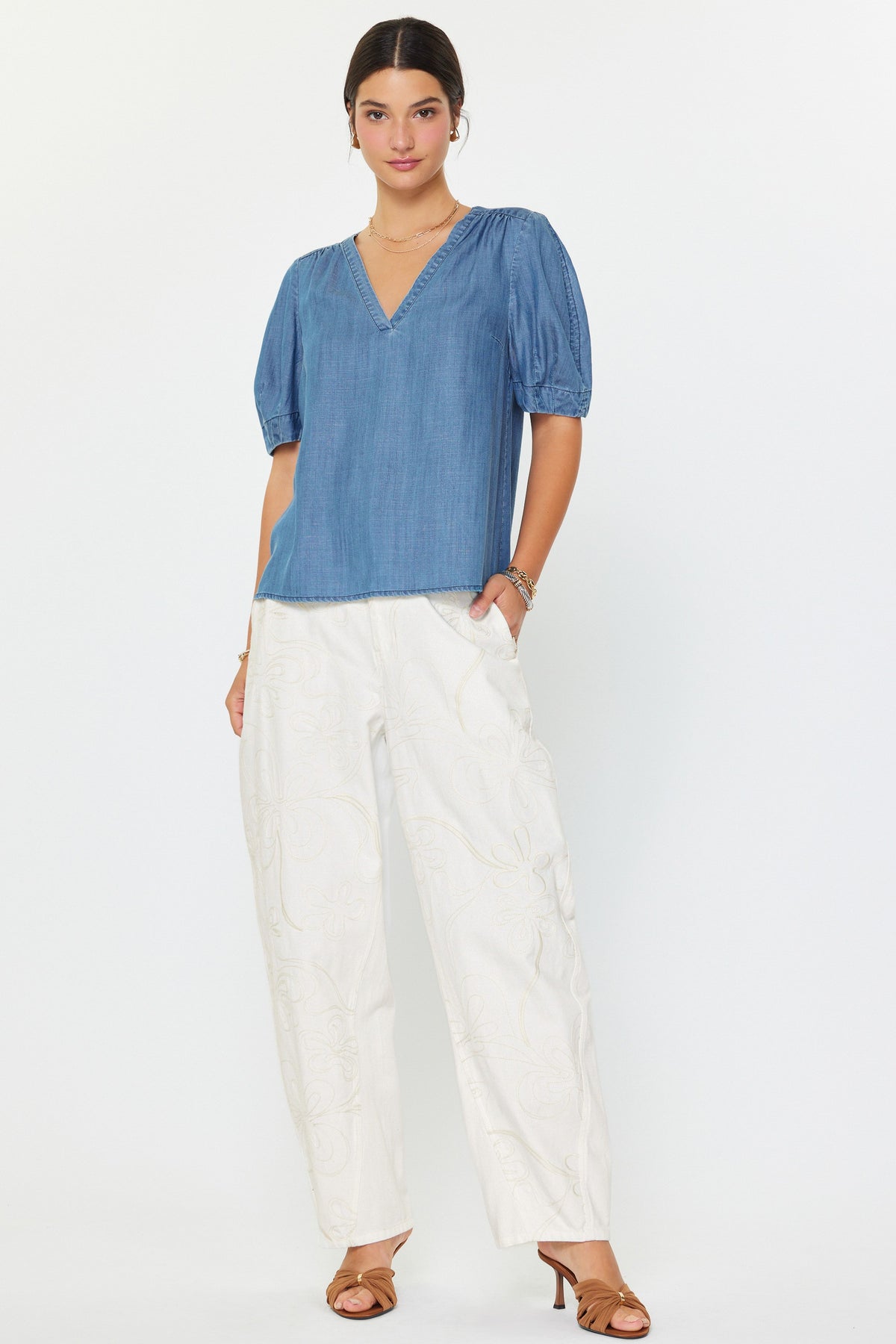 NYLAND Lula V-Neck Short Sleeve Blouse