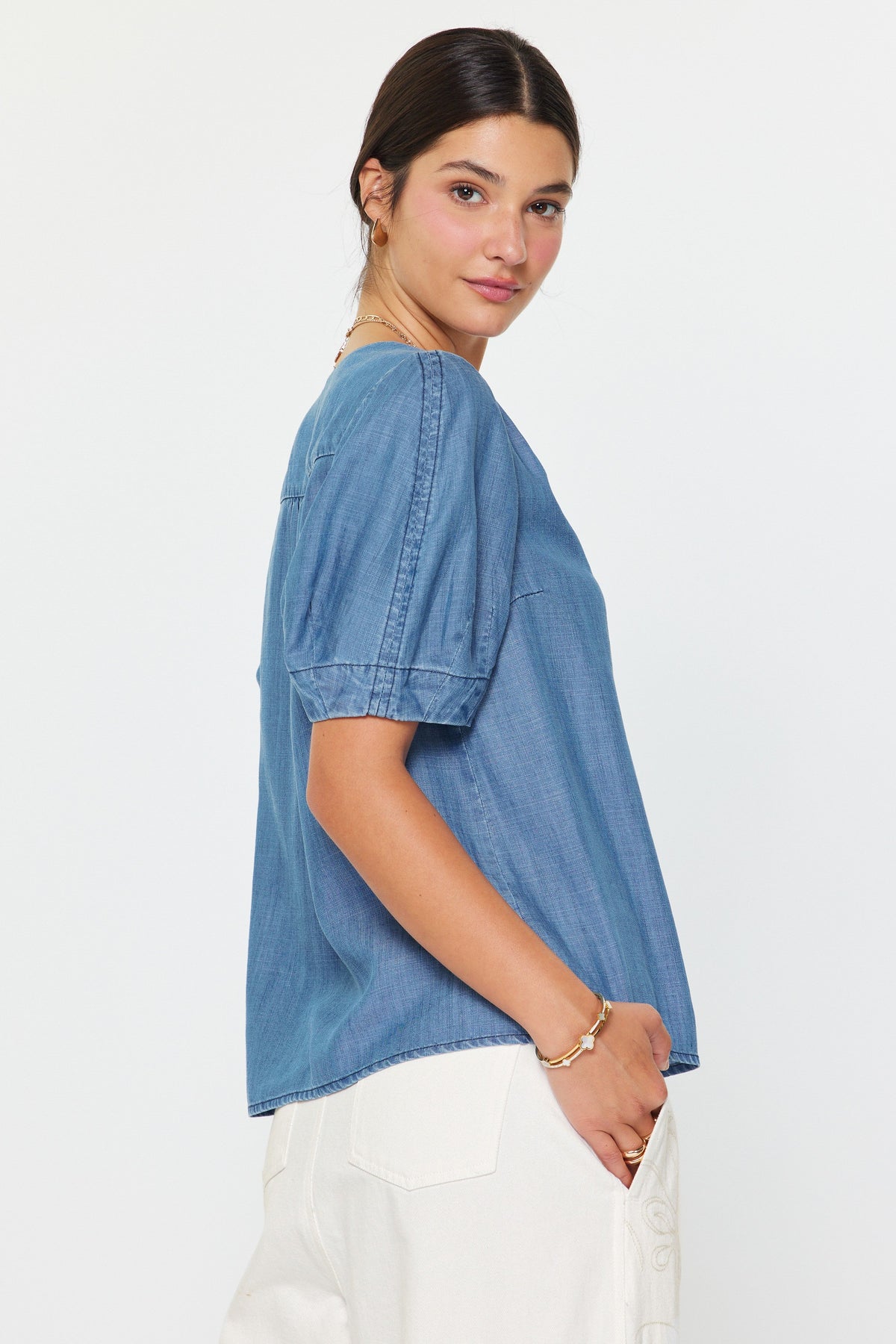 NYLAND Lula V-Neck Short Sleeve Blouse