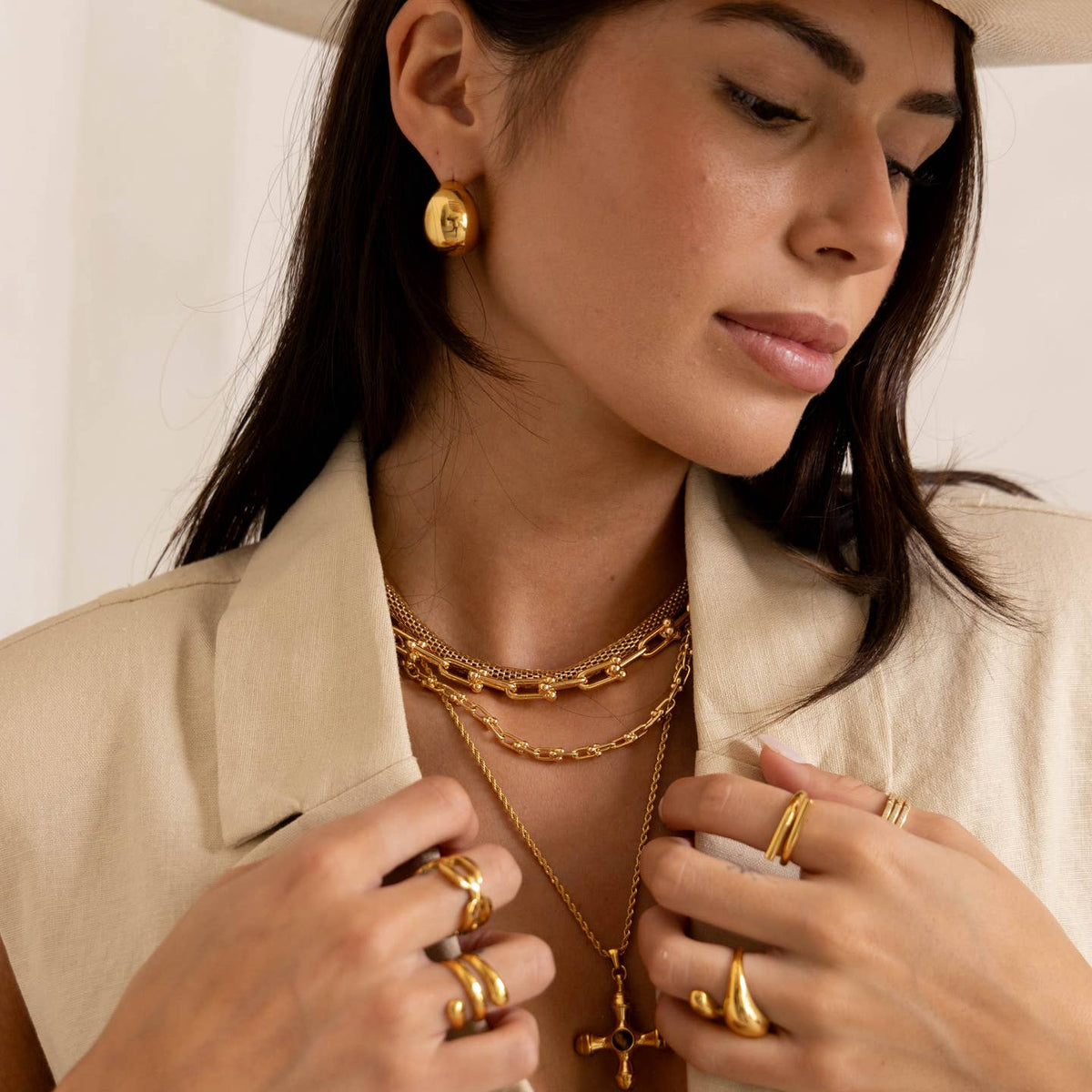 SAHIRA Carly Crescent Hoops