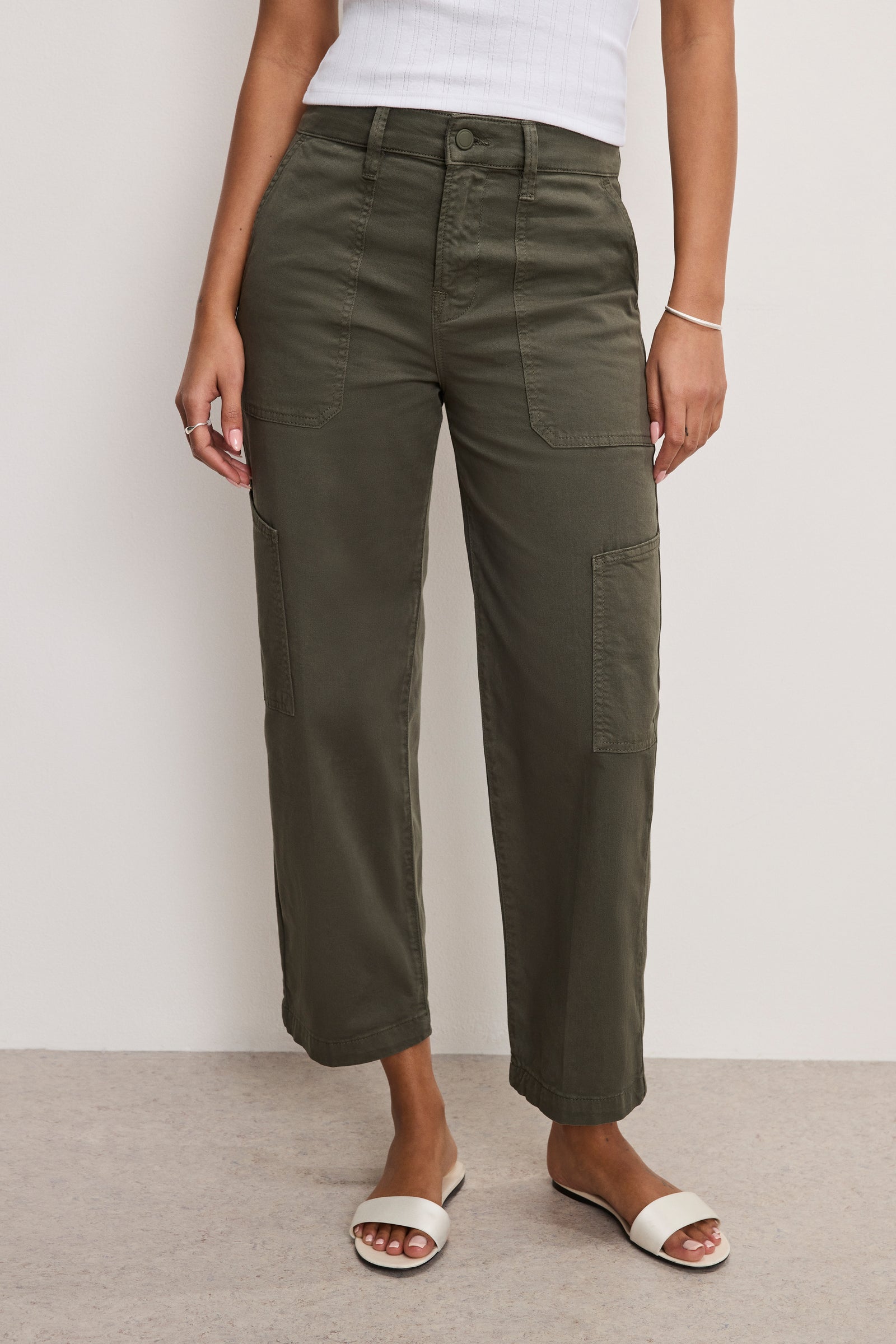 Good American Cargo Cropped Twill Pants