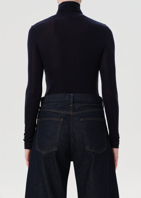 AGOLDE Pascale Turtleneck in Navy