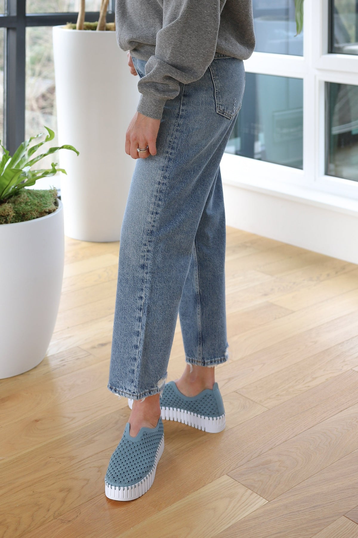 AGOLDE 90&#39;s Crop Mid Rise Loose Straight in Hooked