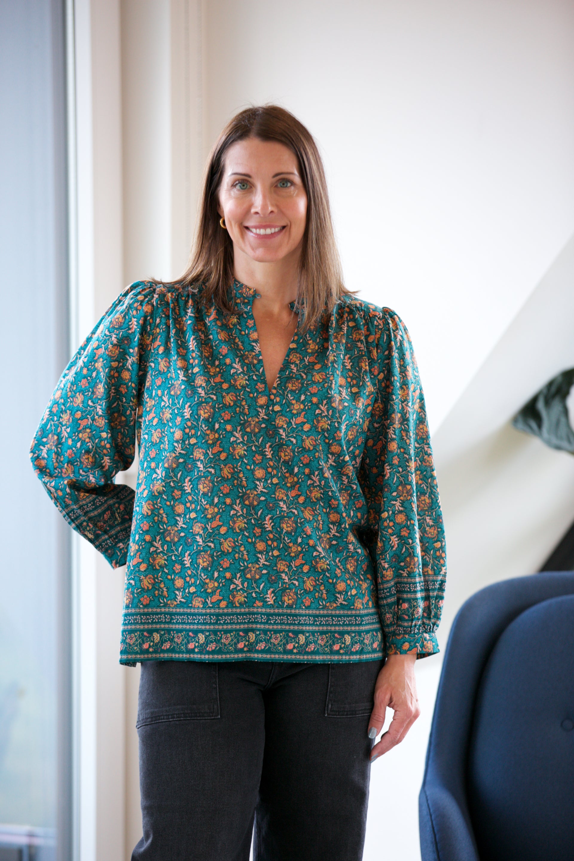 Birds of Paradis by Trovata Bailey Blouse Botanical Border