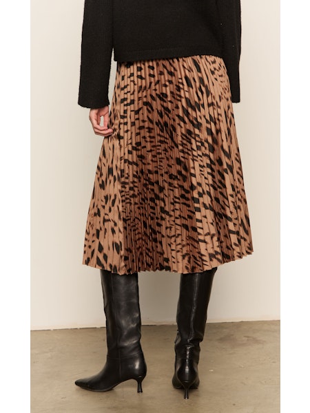 Sanctuary Nostalgia Pleated Midi Skirt in Mocha Leo