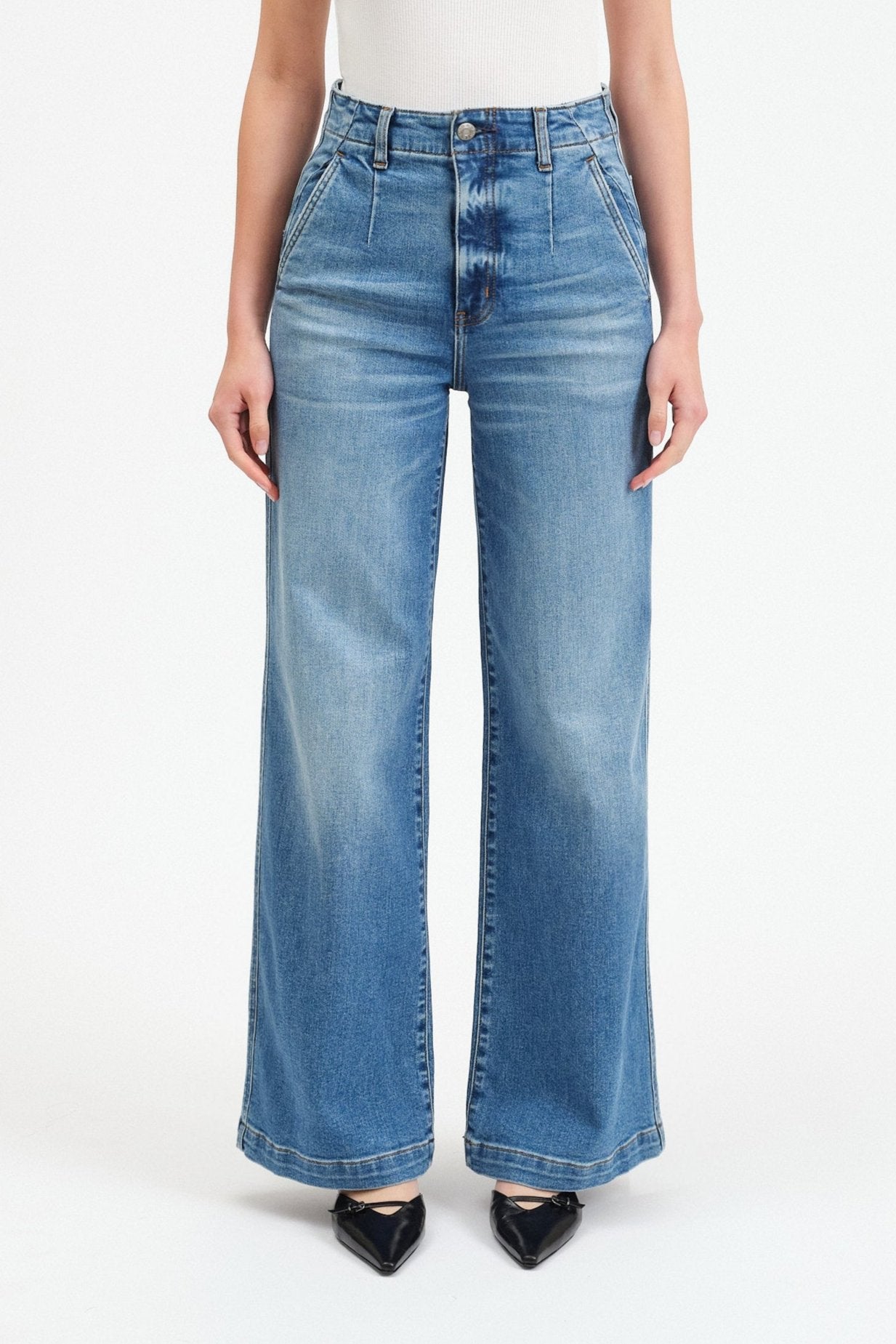Daze Denim Far Out High Rise Wide Leg in Pure