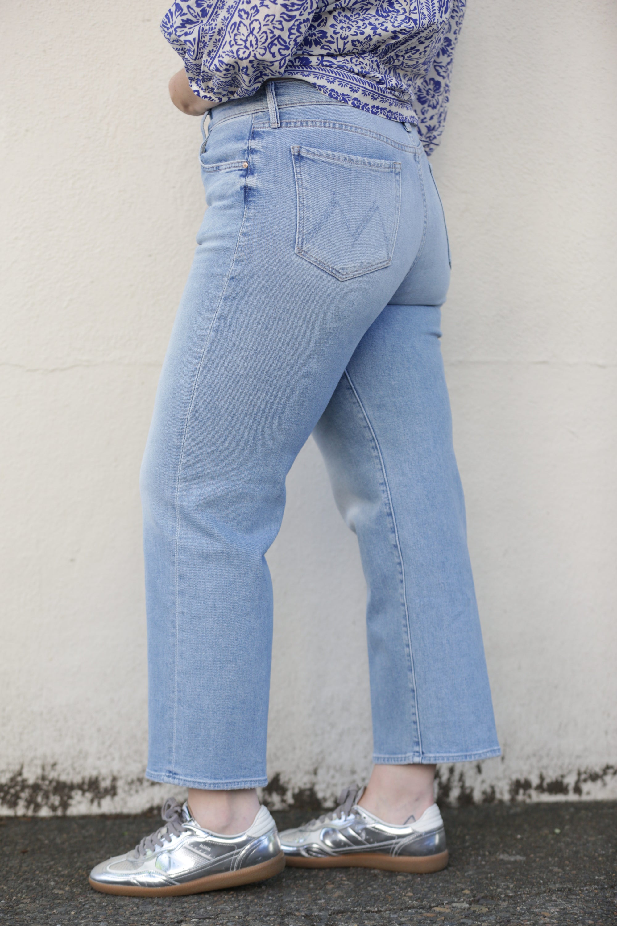Mother Mid Rise Rambler Zip Ankle in Look Ma No Hands