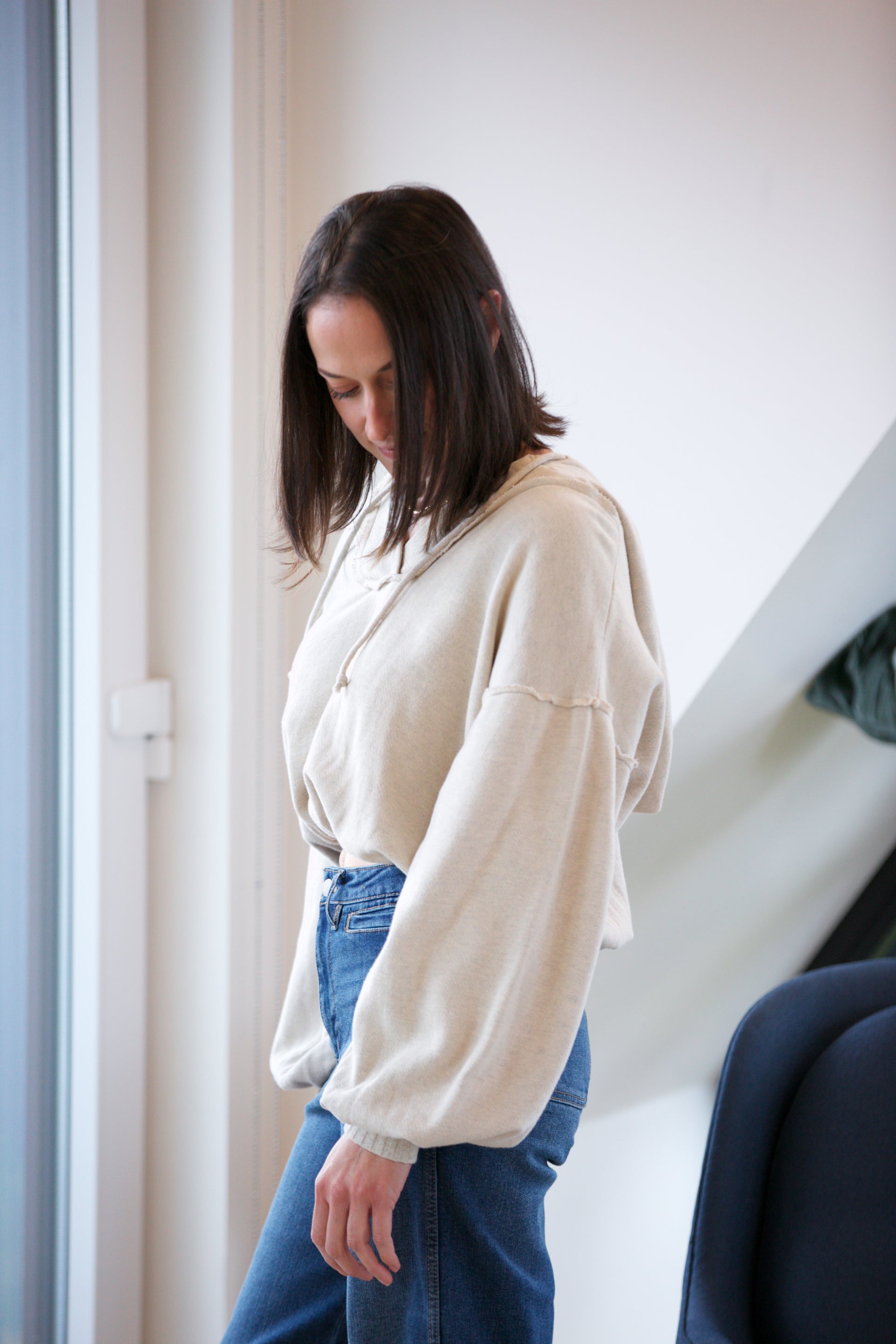 PROJECT SOCIAL T Samson Bubble Hem V Neck Hoodie Mother of Pearl