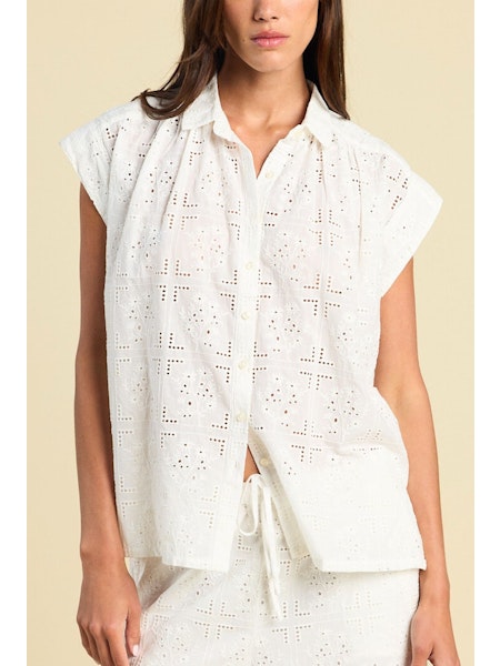 Birds of Paradis by Trovata Della Shirt in Handkerchief Eyelet