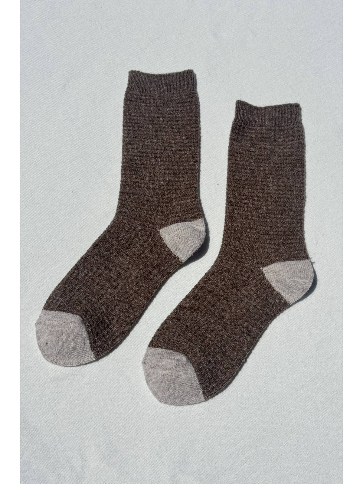 Le Bon Shoppe Wool Waffled Socks in Brown/Oatmeal