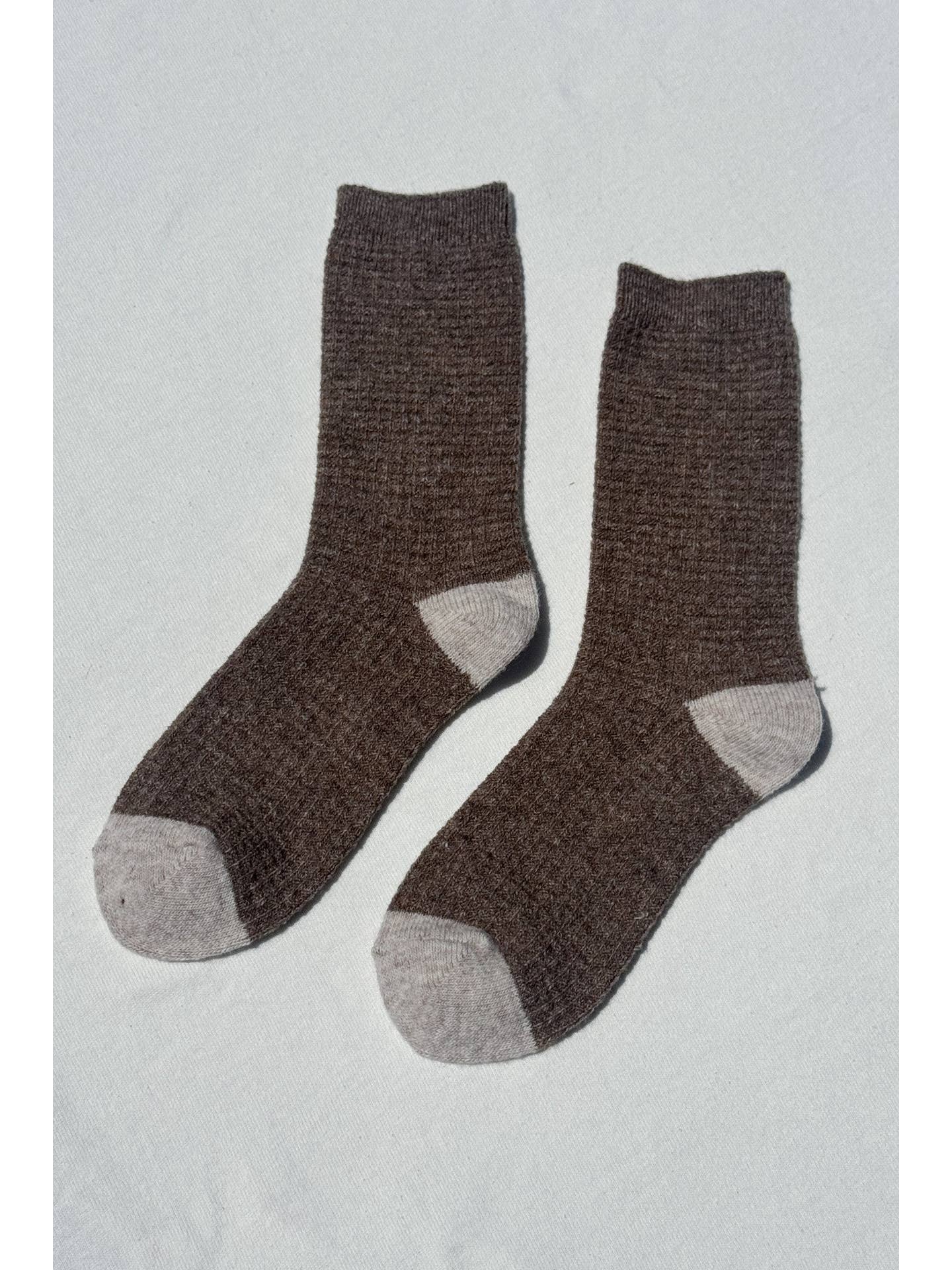 Le Bon Shoppe Wool Waffled Socks in Brown/Oatmeal