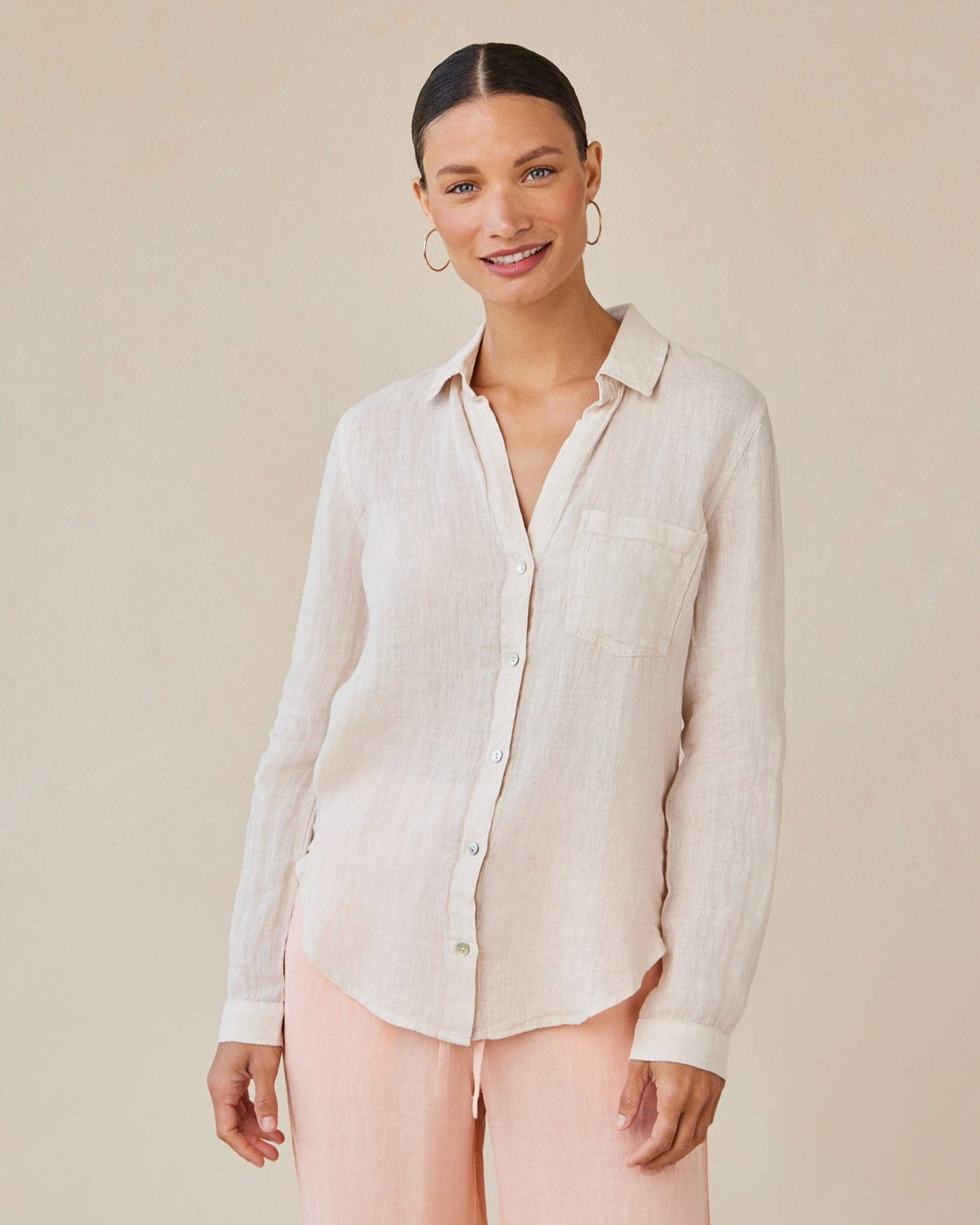 Bella Dahl Linen Pocket Button Down in Linen Sand