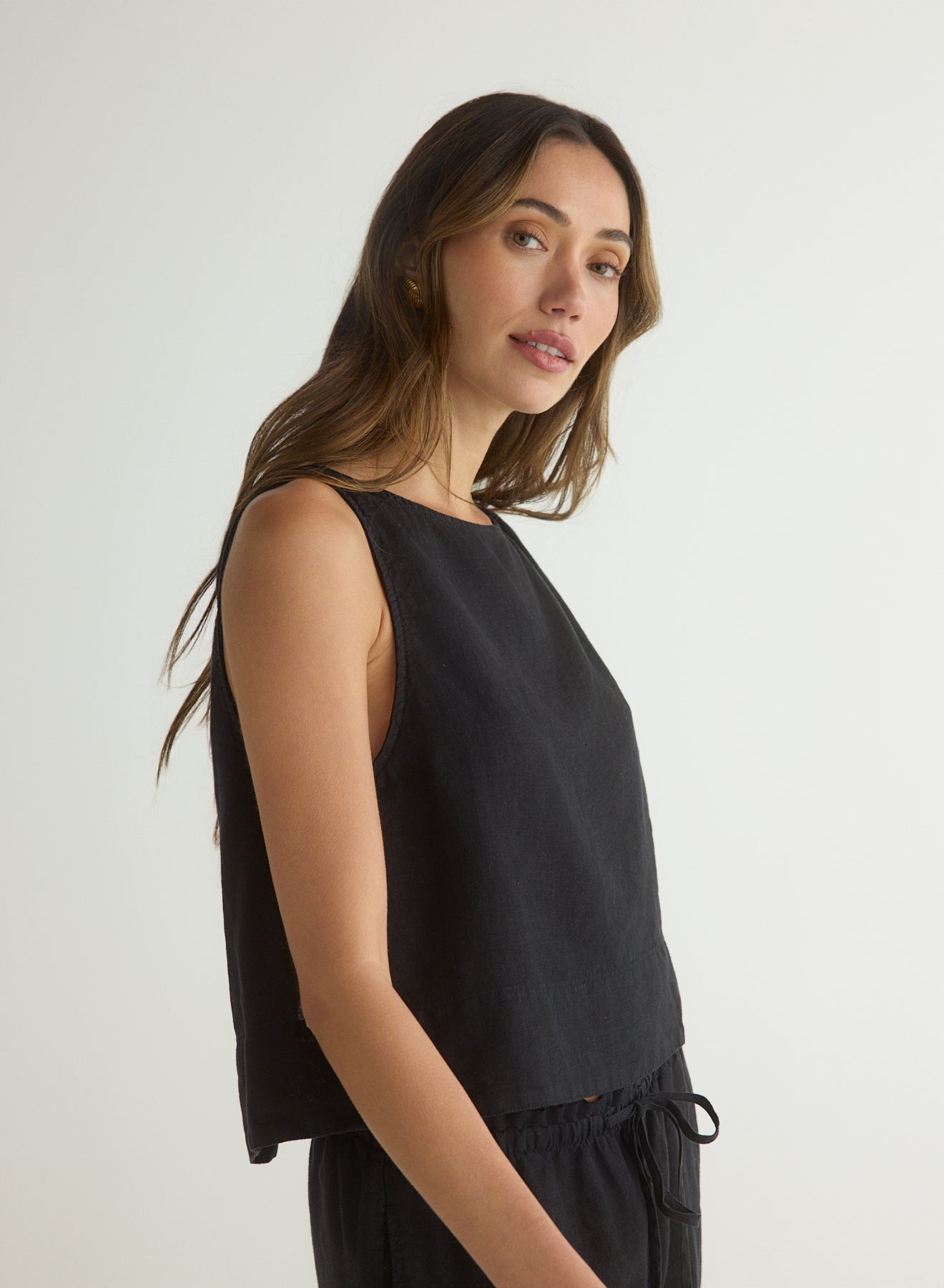 Bella Dahl Sleeveless Boat Neck Split Back Black
