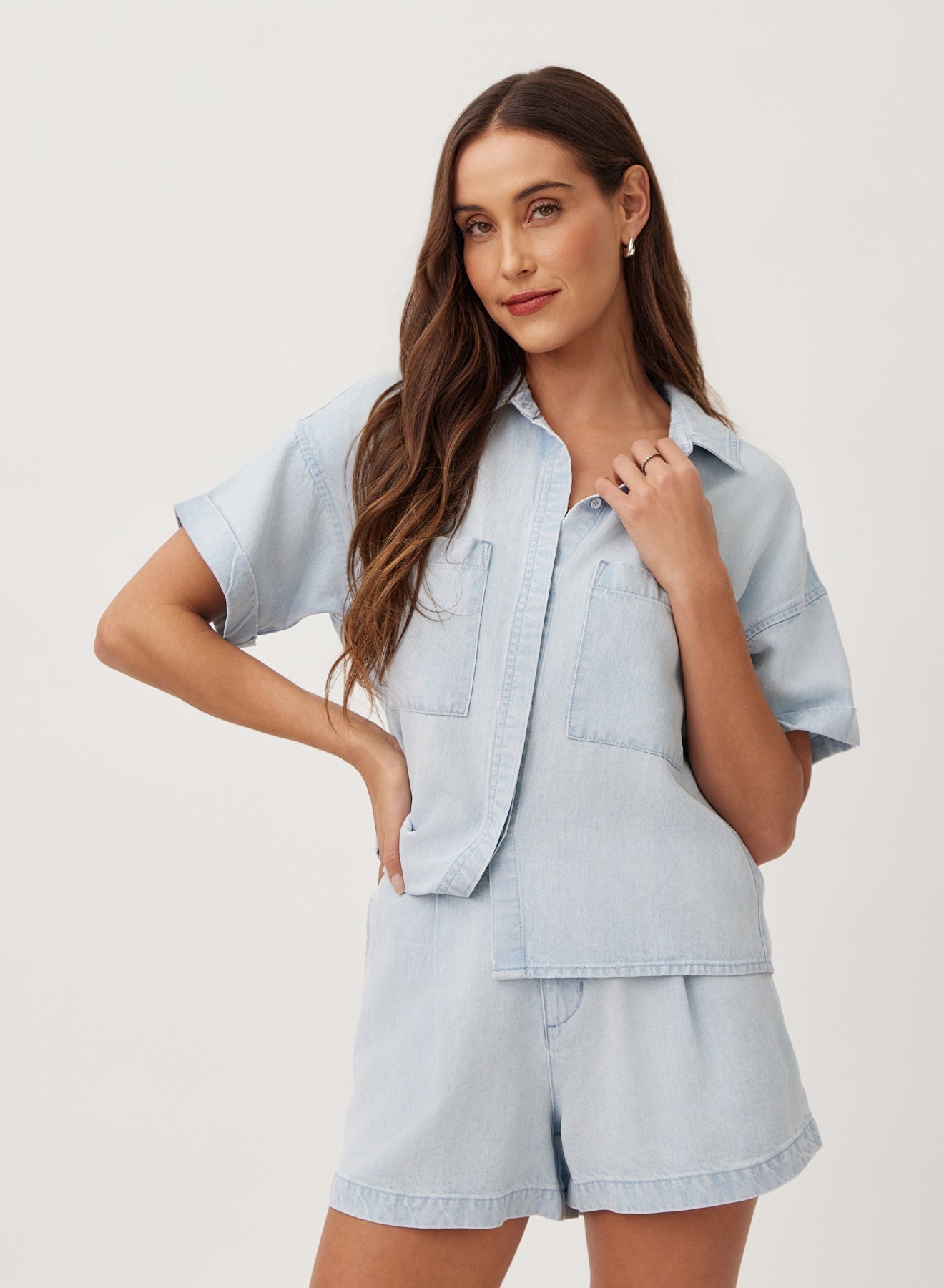 Bella Dahl Two Pocket Short Sleeve Shirt in Oasis Spray Wash