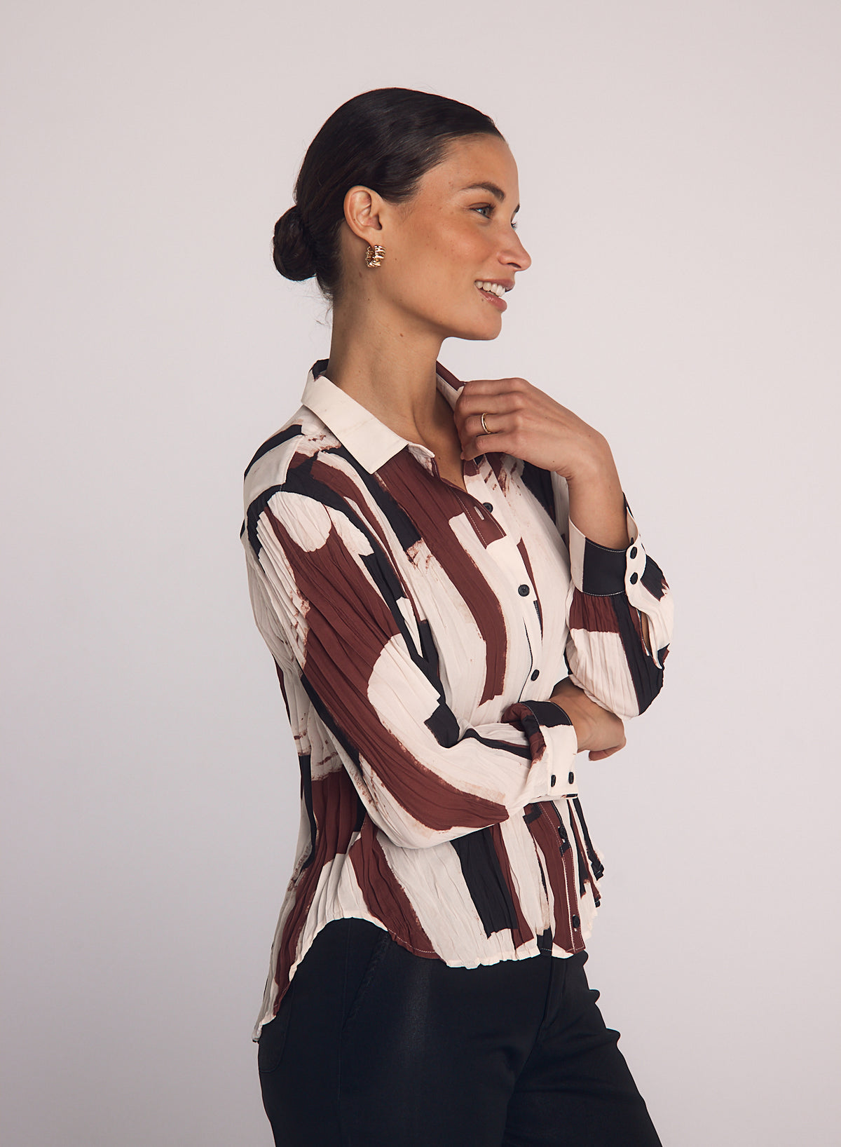 Bella Dahl Pleated Button Down in Modern Art Print
