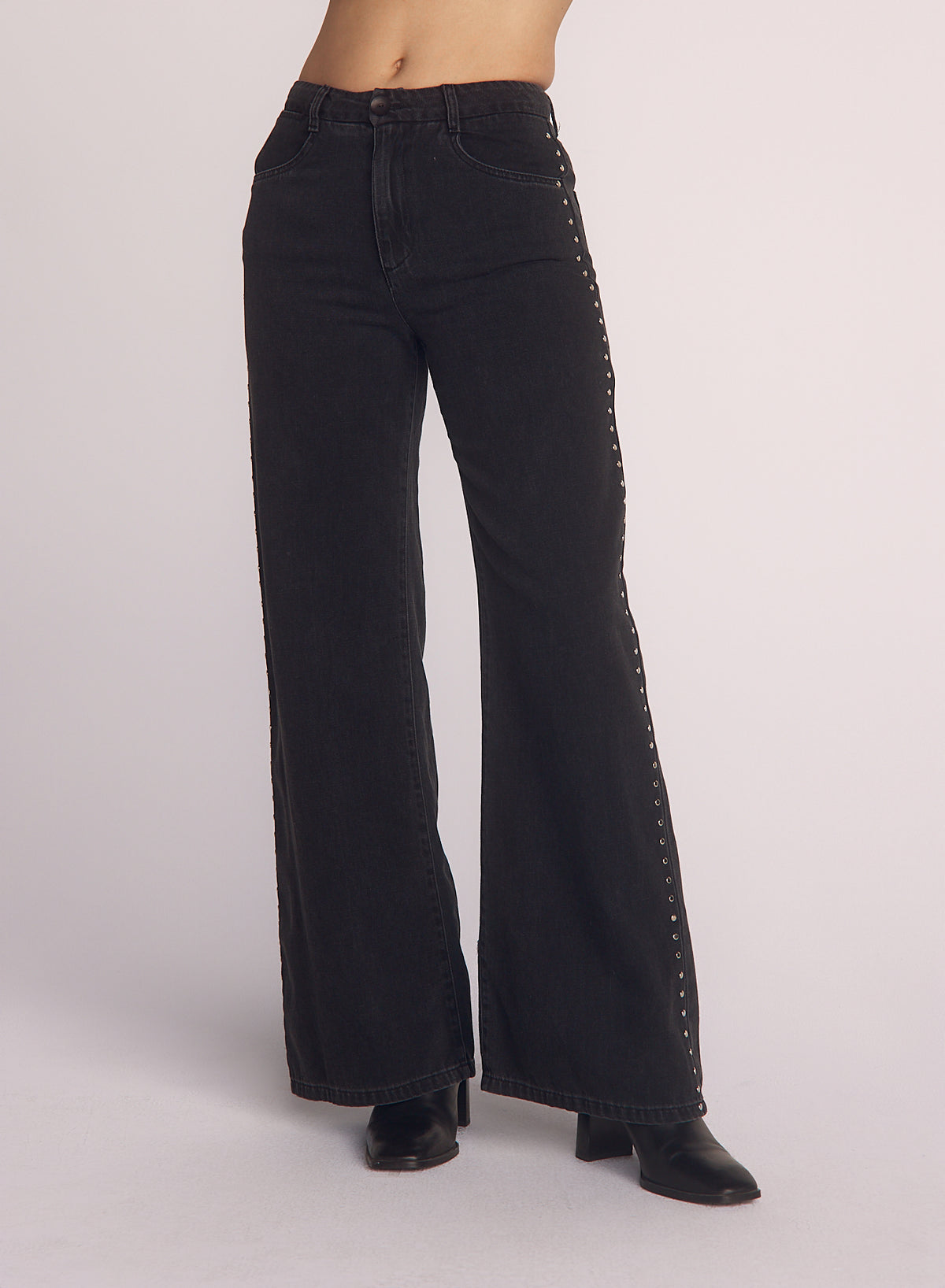 Bella Dahl Anya Studded Vintage Jean in Moon Shadow Wash