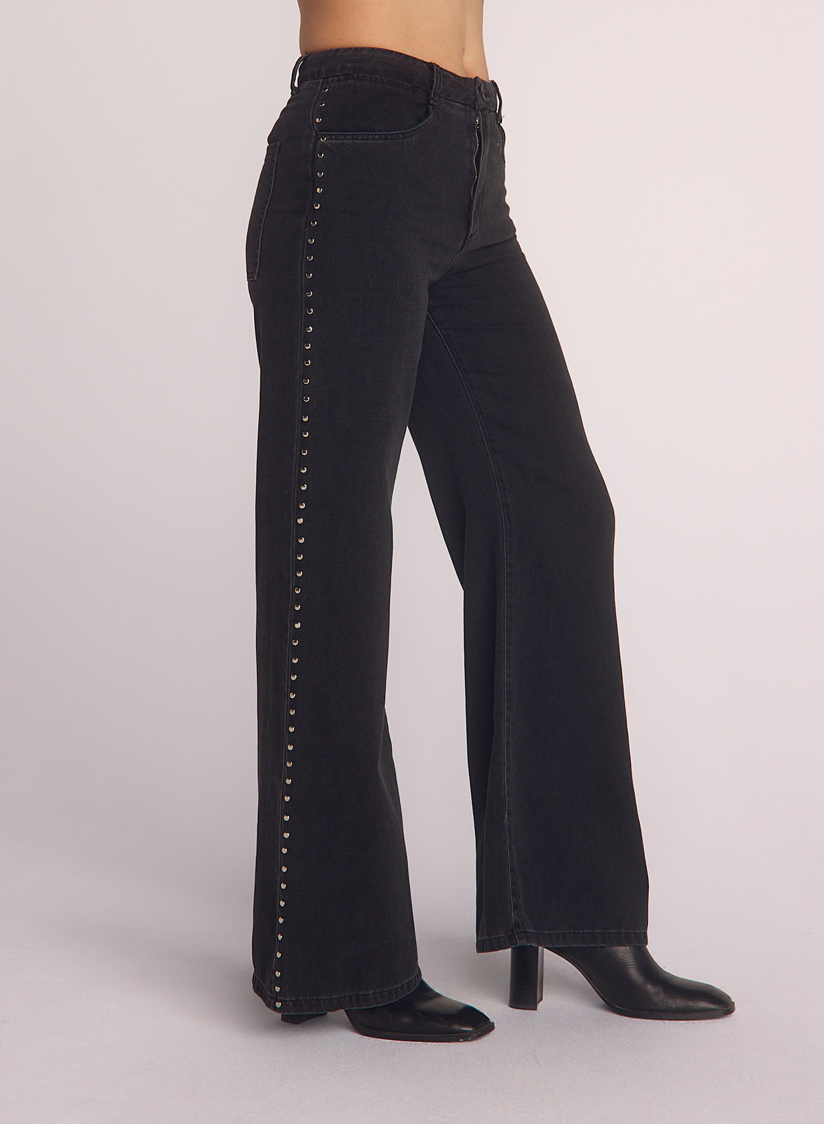 Bella Dahl Anya Studded Vintage Jean in Moon Shadow Wash