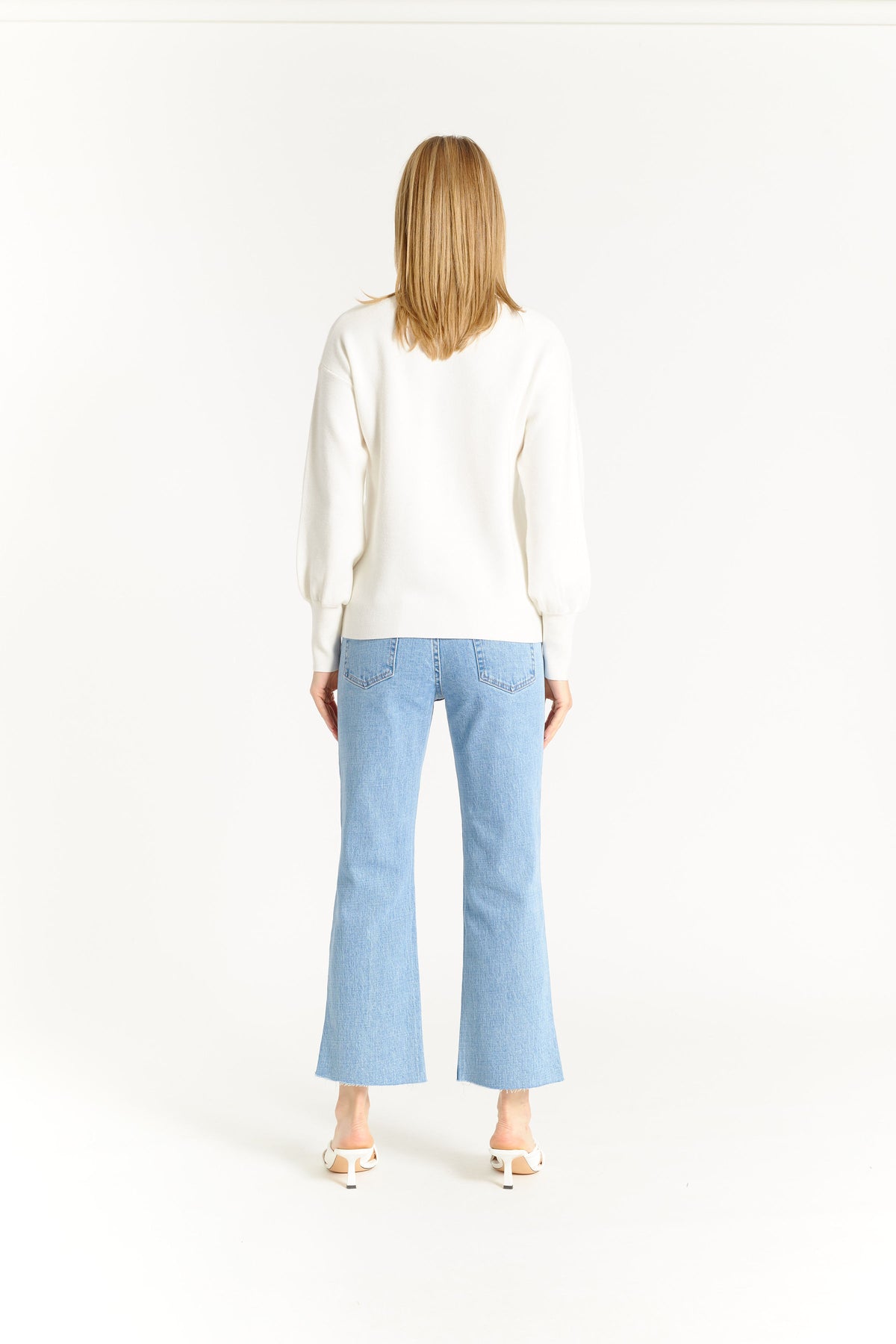 OAT V-Neck Balloon Sleeve Sweater